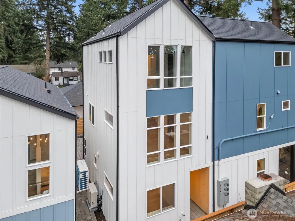 14308 Roslyn Place N Seattle WA 98133
