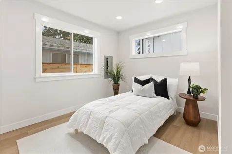 14308 Roslyn Place N Seattle WA 98133