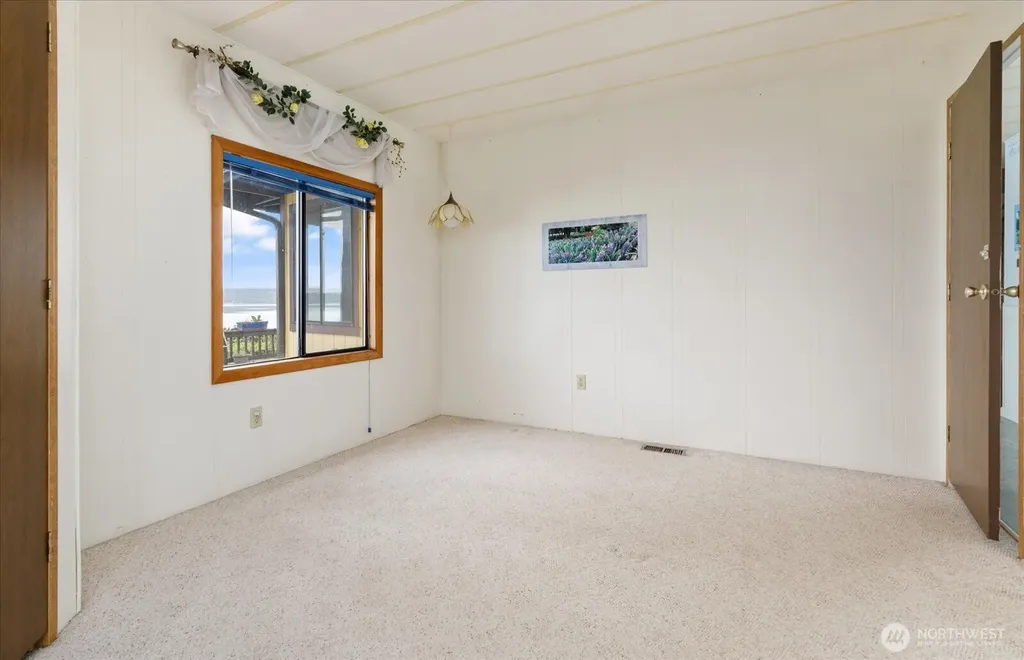 1677 Penn Cove Road Oak Harbor WA 98277