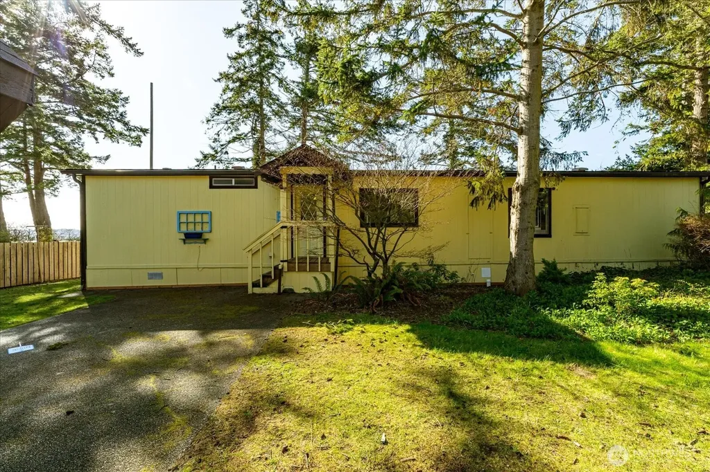 1677 Penn Cove Road Oak Harbor WA 98277