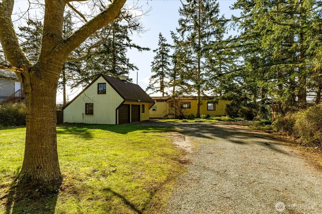 1677 Penn Cove Road Oak Harbor WA 98277
