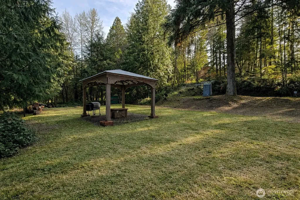 300 W Arrowhead Drive Elma WA 98541