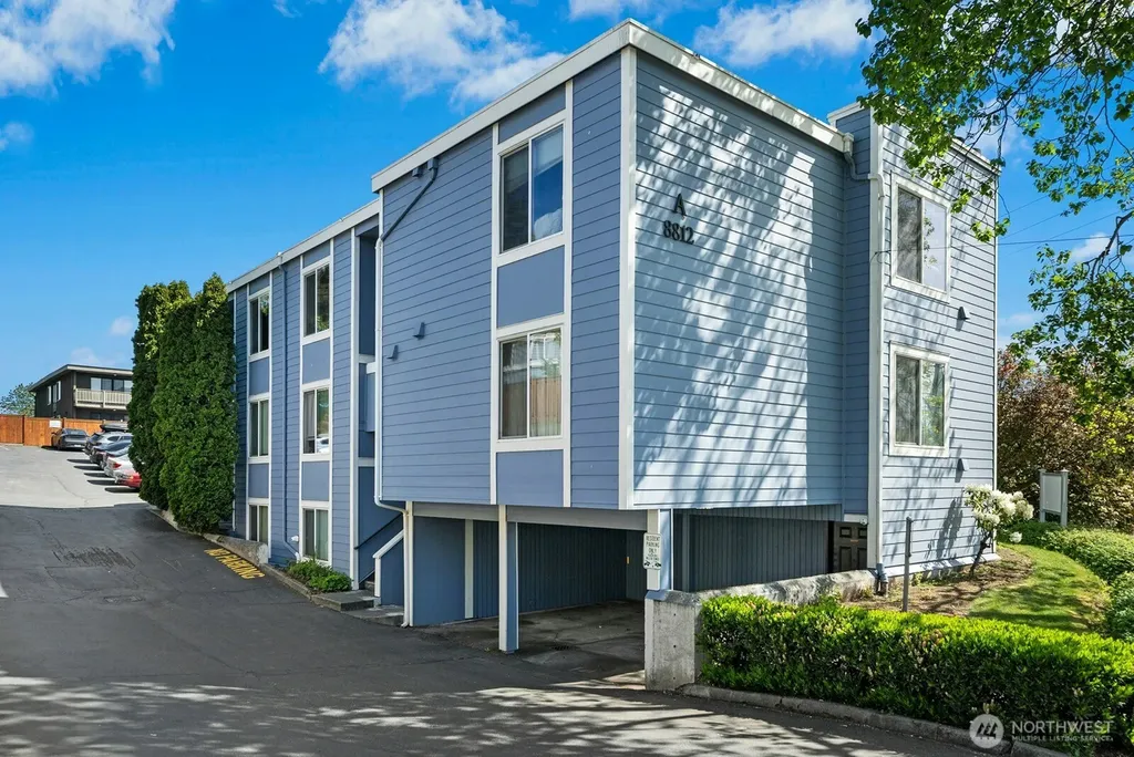8812 20th Avenue NE Seattle WA 98115