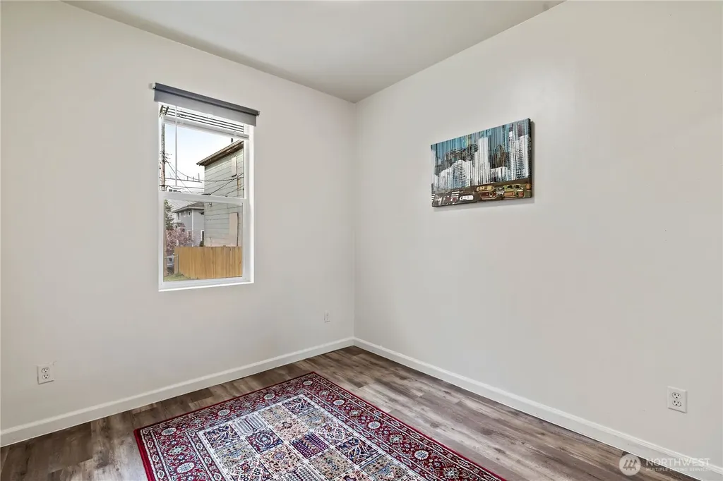 1521 E Spruce Street Seattle WA 98122