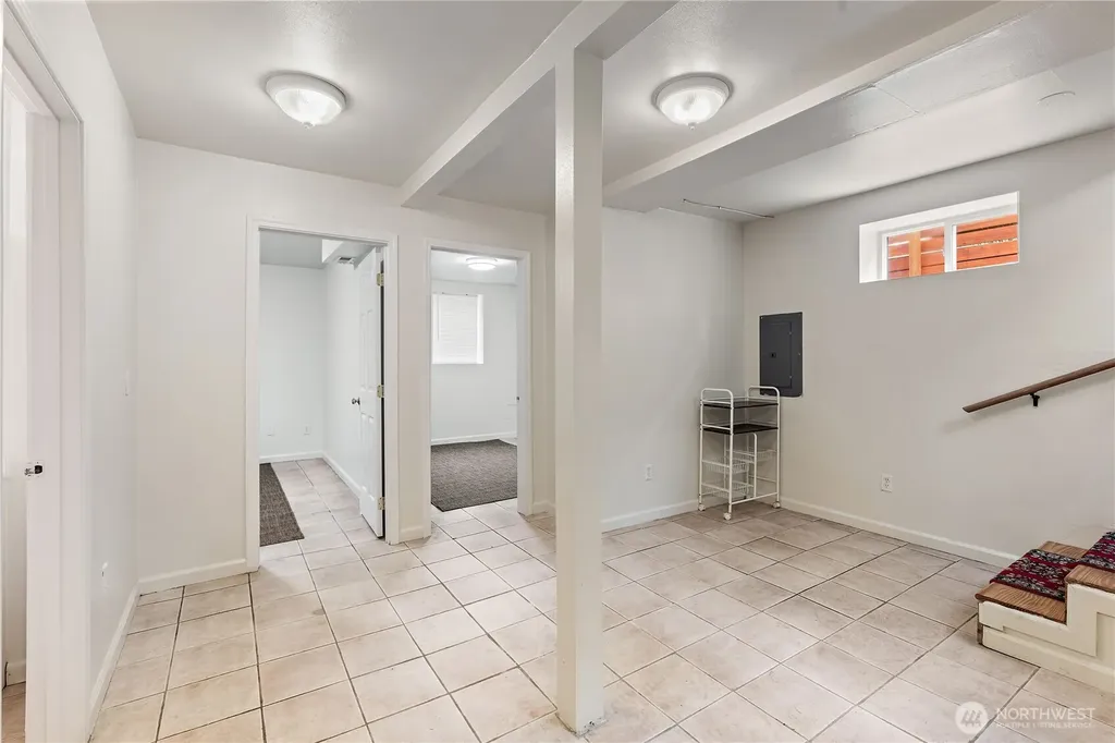 1521 E Spruce Street Seattle WA 98122