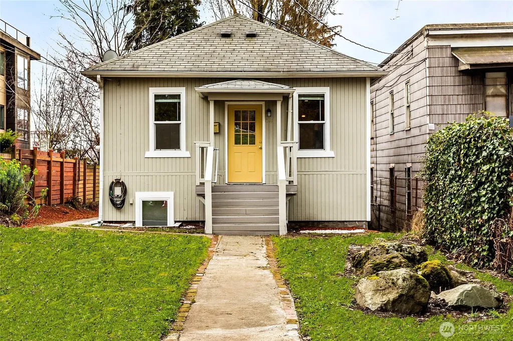 1521 E Spruce Street Seattle WA 98122
