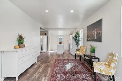 1521 E Spruce Street Seattle WA 98122