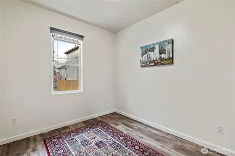 1521 E Spruce Street Seattle WA 98122