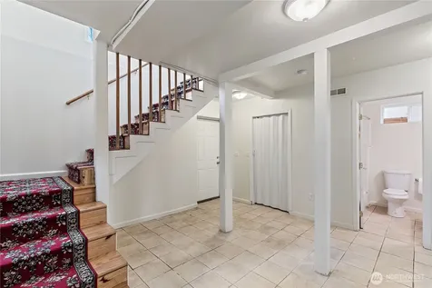 1521 E Spruce Street Seattle WA 98122