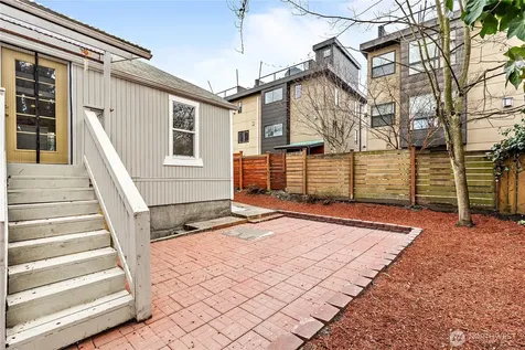 1521 E Spruce Street Seattle WA 98122