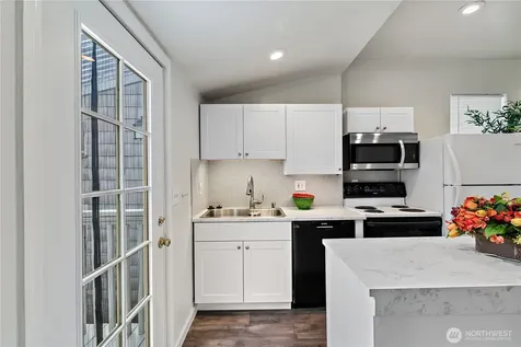 1521 E Spruce Street Seattle WA 98122