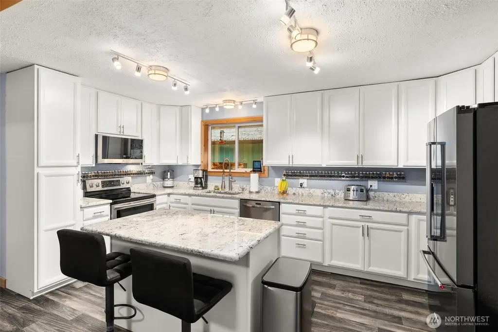 2434 Salzer Valley Road Centralia WA 98531