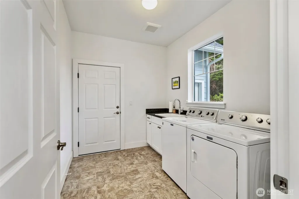28 Deer Hollow Road Port Ludlow WA 98365