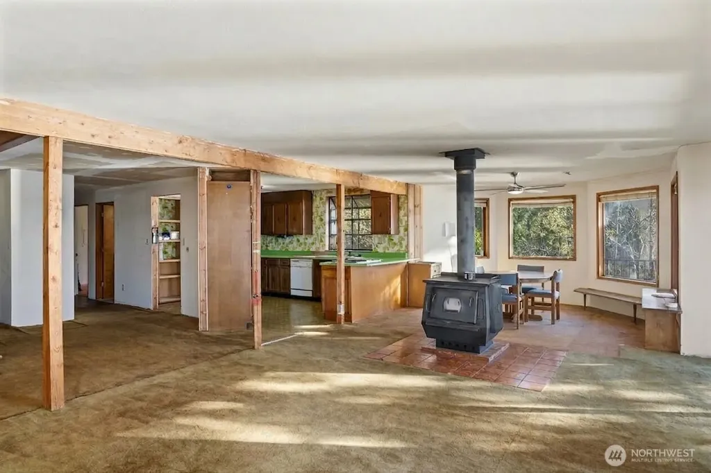 820 E Burgundy Road Shelton WA 98584