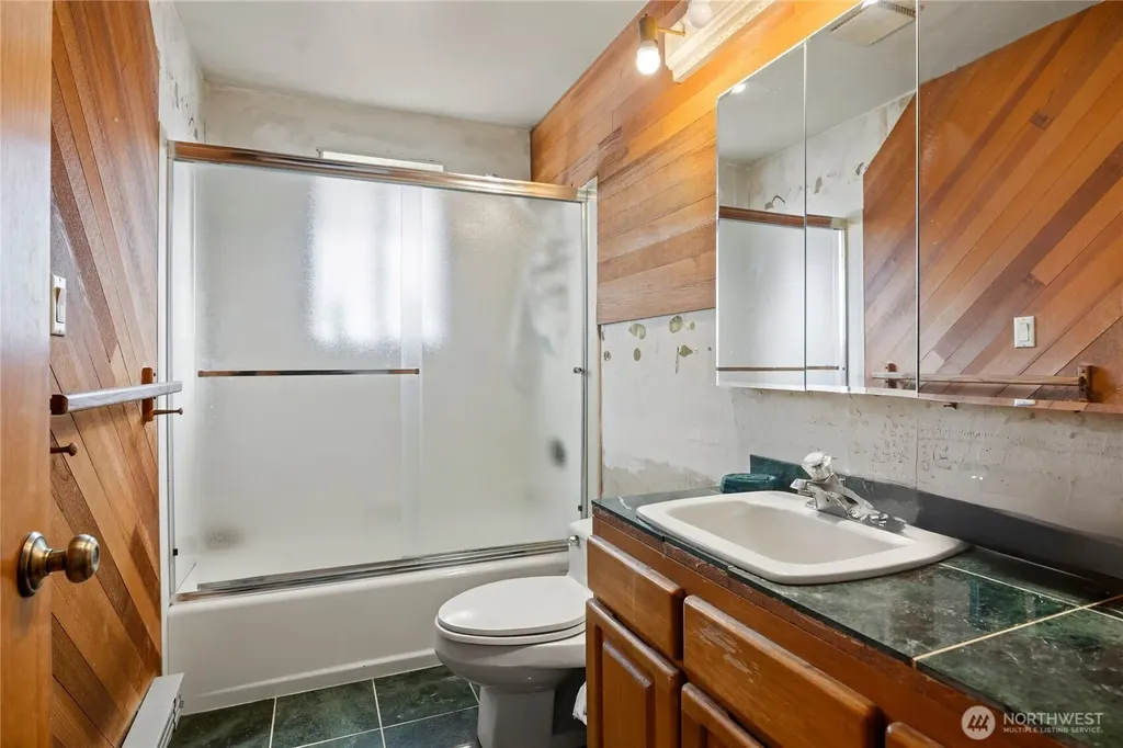 820 E Burgundy Road Shelton WA 98584