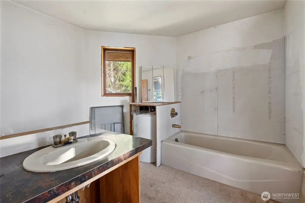 820 E Burgundy Road Shelton WA 98584
