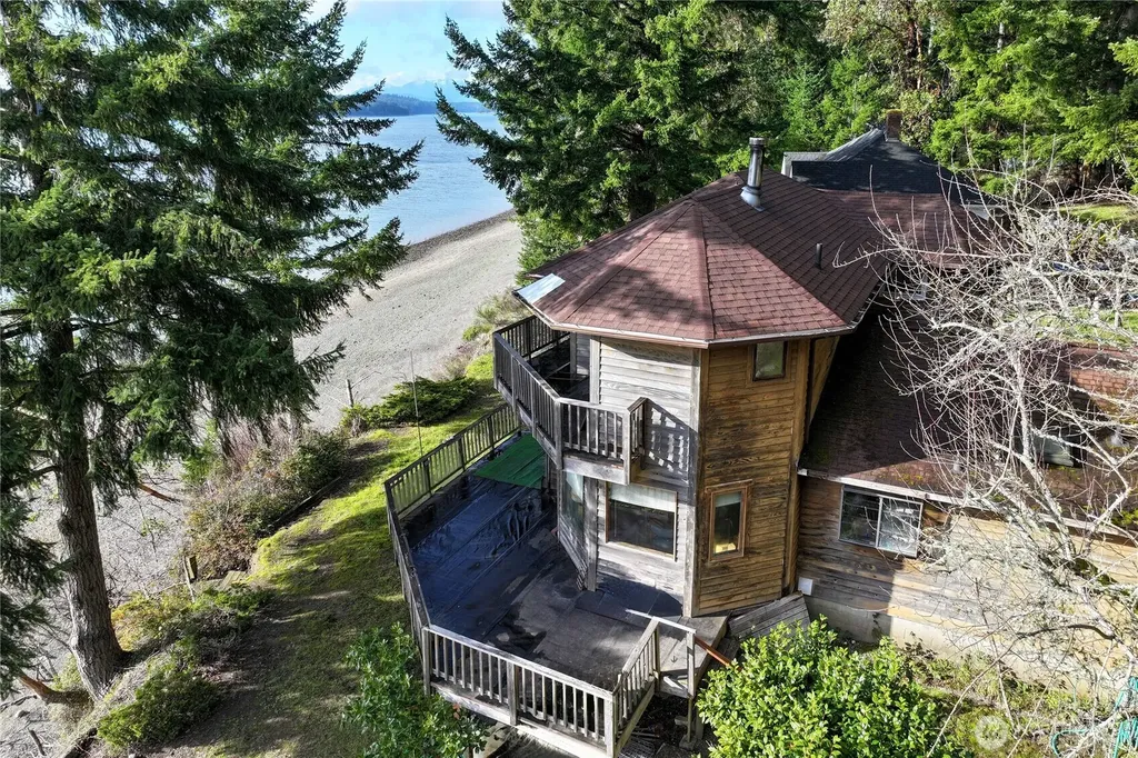 820 E Burgundy Road Shelton WA 98584