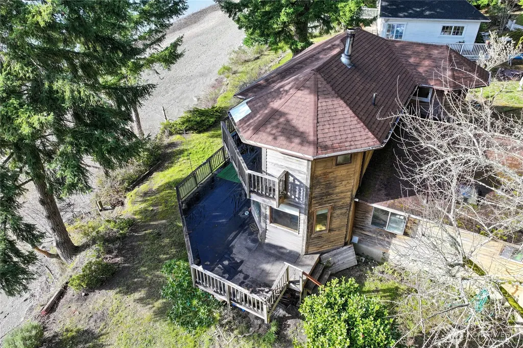 820 E Burgundy Road Shelton WA 98584