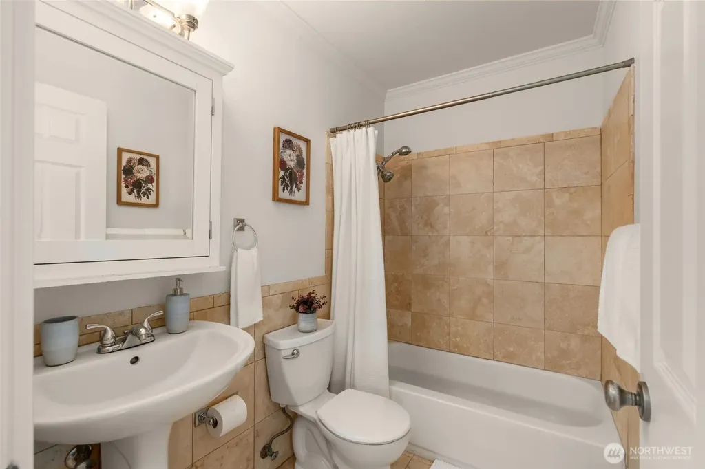 3626 14th Avenue W Seattle WA 98119