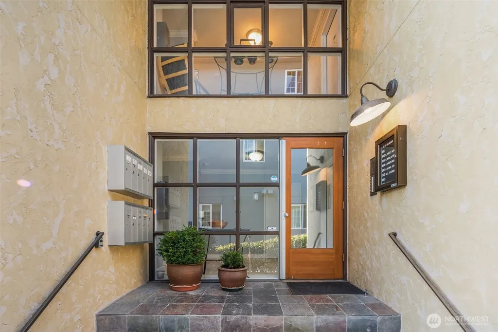 3626 14th Avenue W Seattle WA 98119