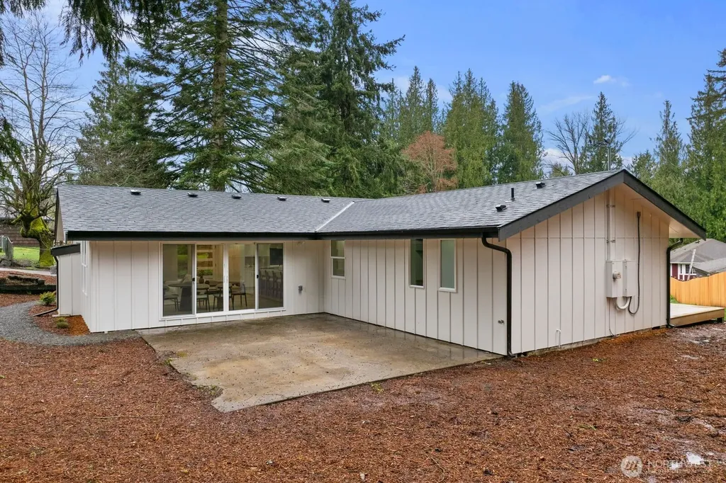 10611 Jovita Boulevard E Edgewood WA 98372