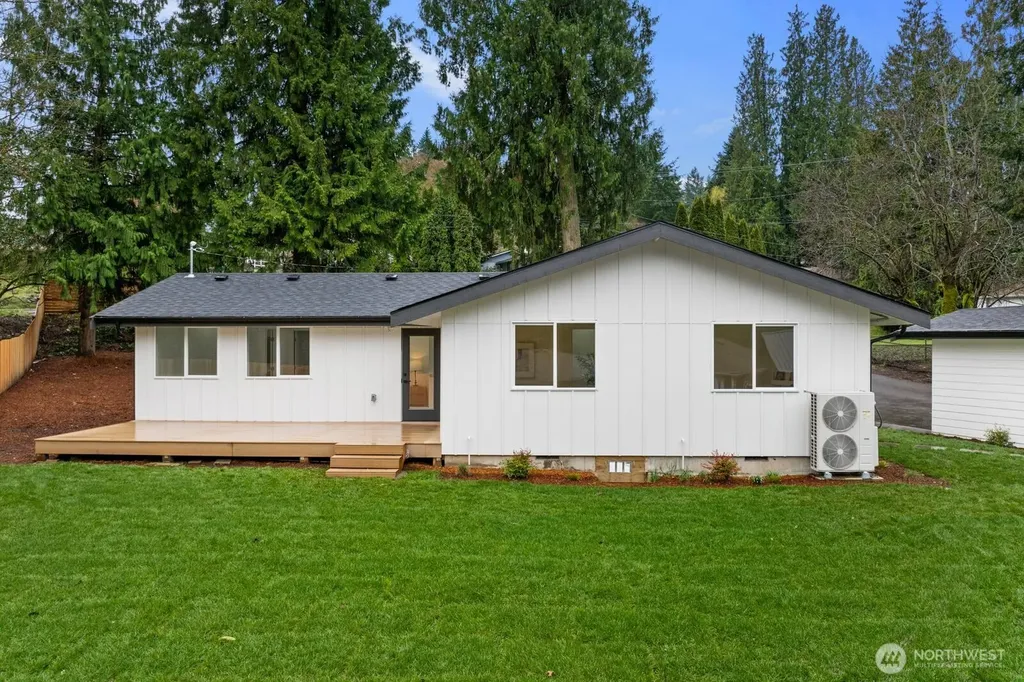 10611 Jovita Boulevard E Edgewood WA 98372