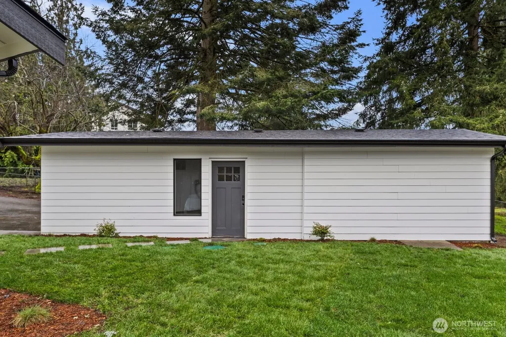 10611 Jovita Boulevard E Edgewood WA 98372