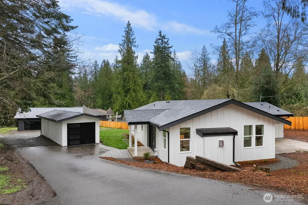 10611 Jovita Boulevard E Edgewood WA 98372