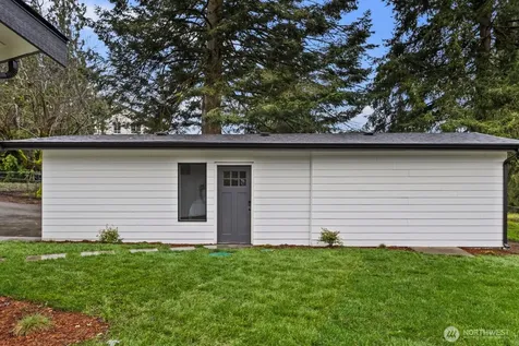 10611 Jovita Boulevard E Edgewood WA 98372
