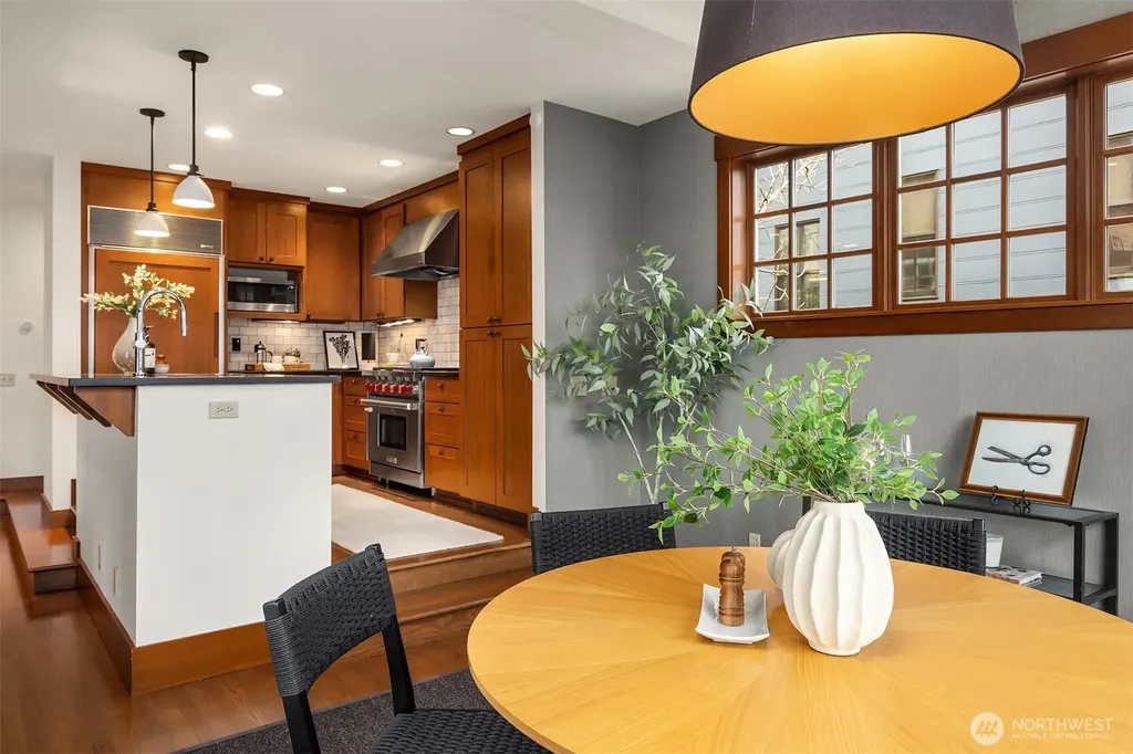 1632 35th Avenue Seattle WA 98122