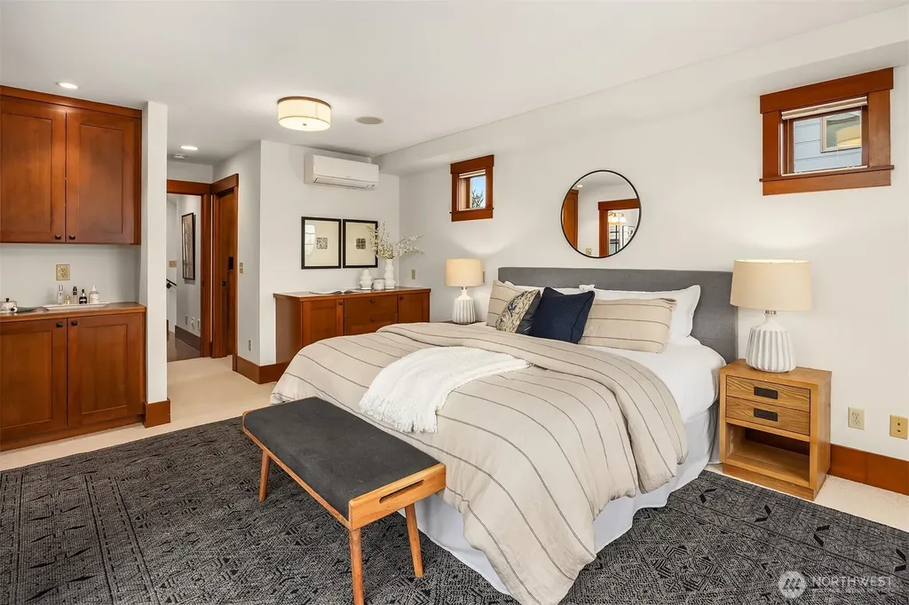 1632 35th Avenue Seattle WA 98122