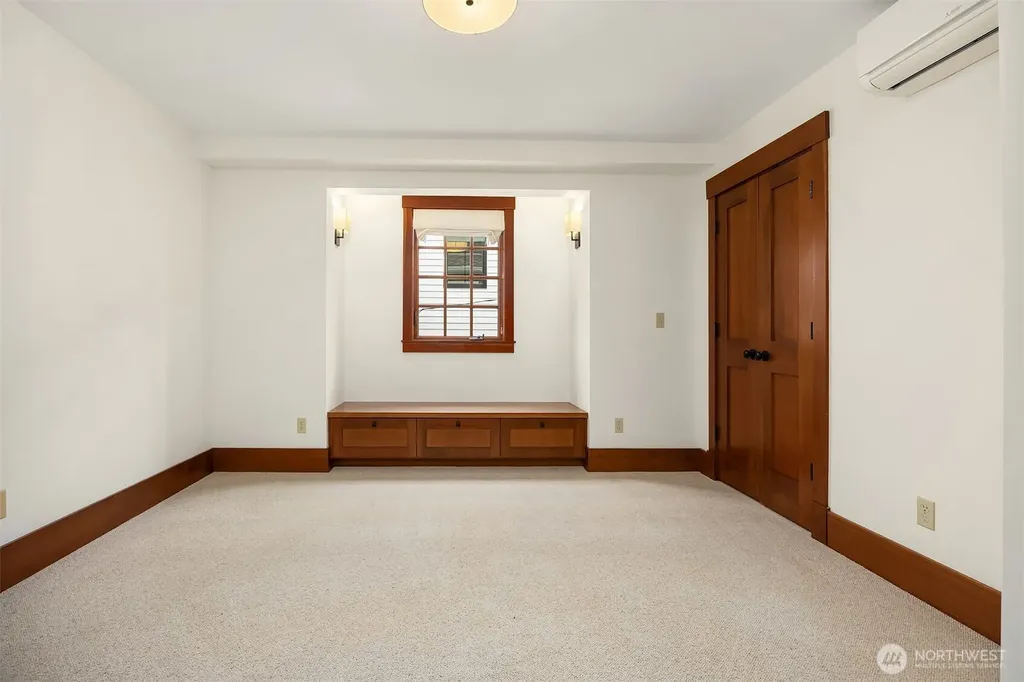 1632 35th Avenue Seattle WA 98122
