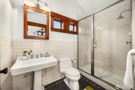 1632 35th Avenue Seattle WA 98122