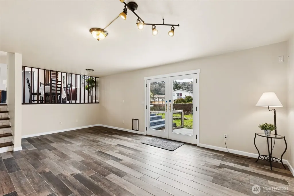 214 10th Avenue N Algona WA 98001