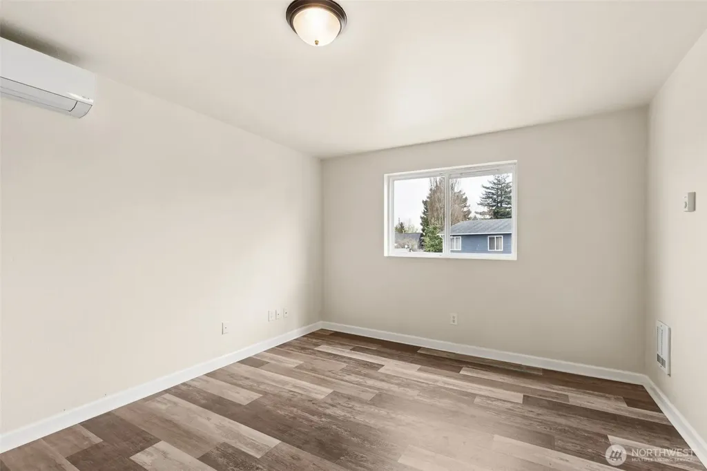 214 10th Avenue N Algona WA 98001