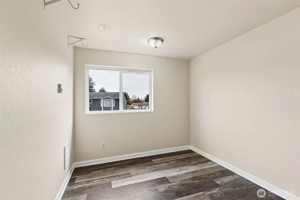 214 10th Avenue N Algona WA 98001