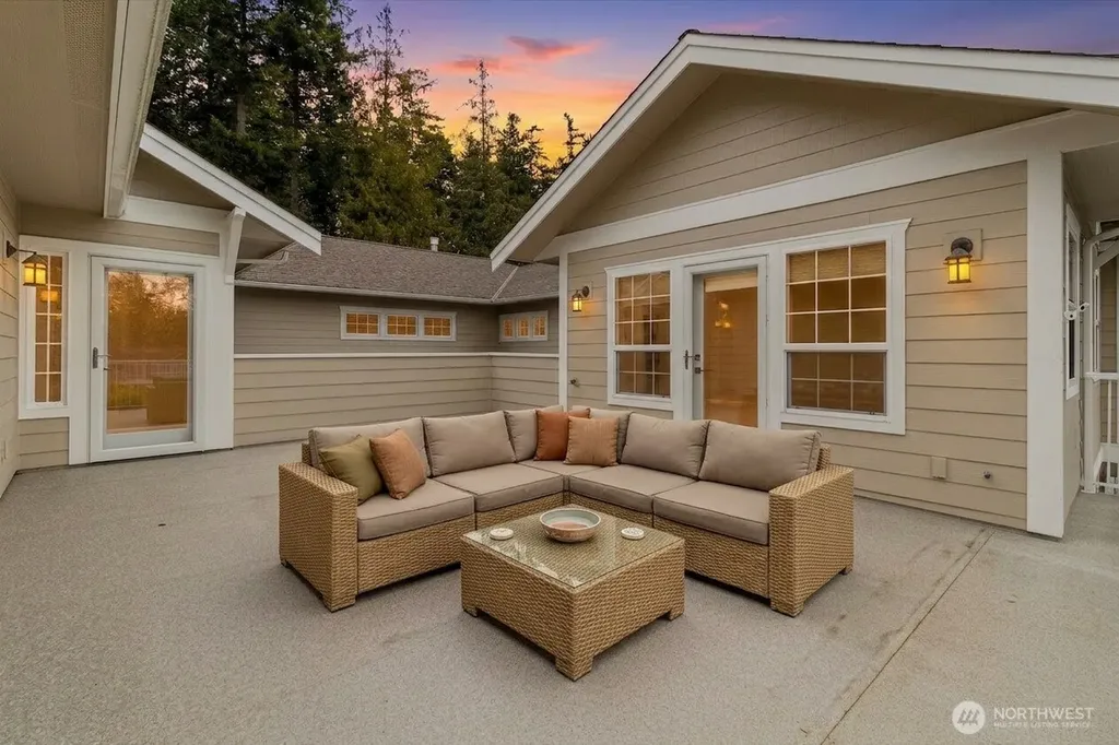 2305 Sundown Court Anacortes WA 98221