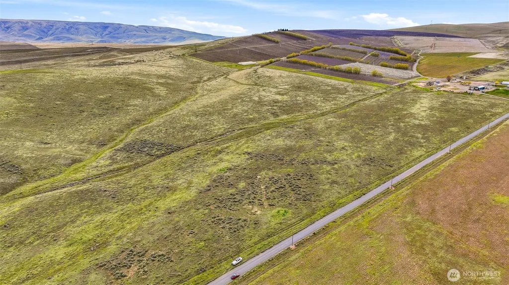 0 W Sr 24 Sunnyside WA 98944