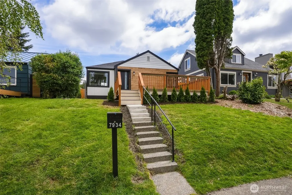 7934 20th Avenue SW Seattle WA 98106