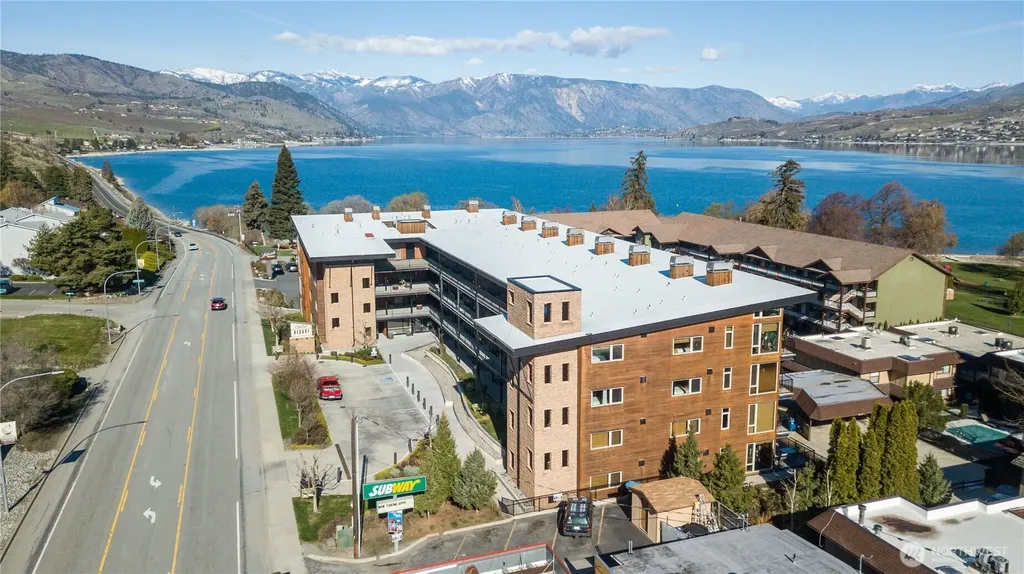 2220 W Woodin Avenue Chelan WA 98816
