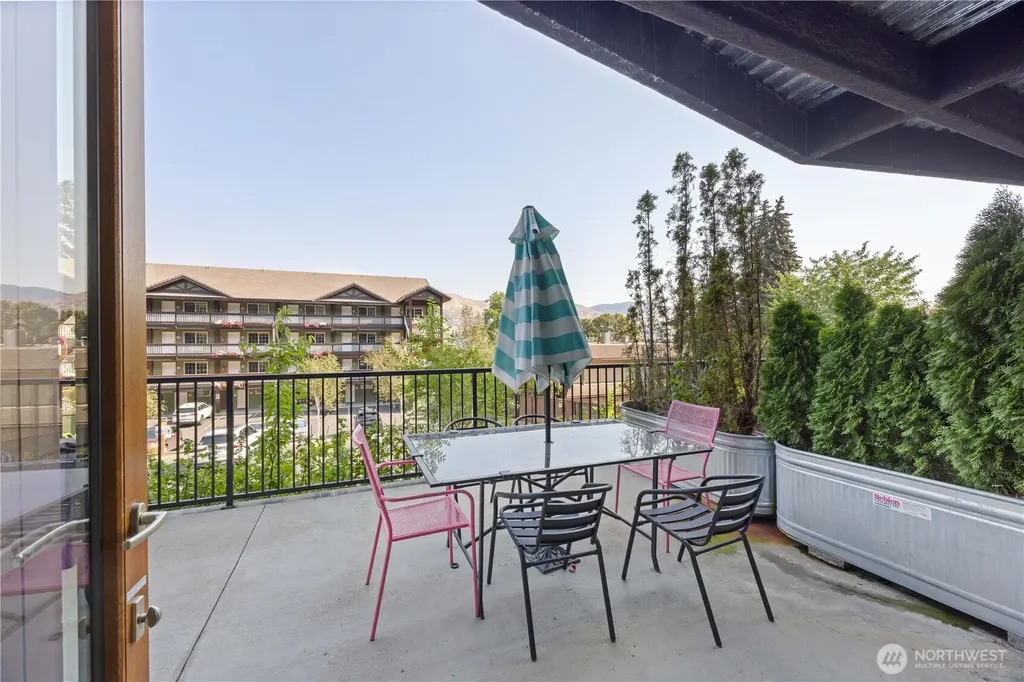 2220 W Woodin Avenue Chelan WA 98816