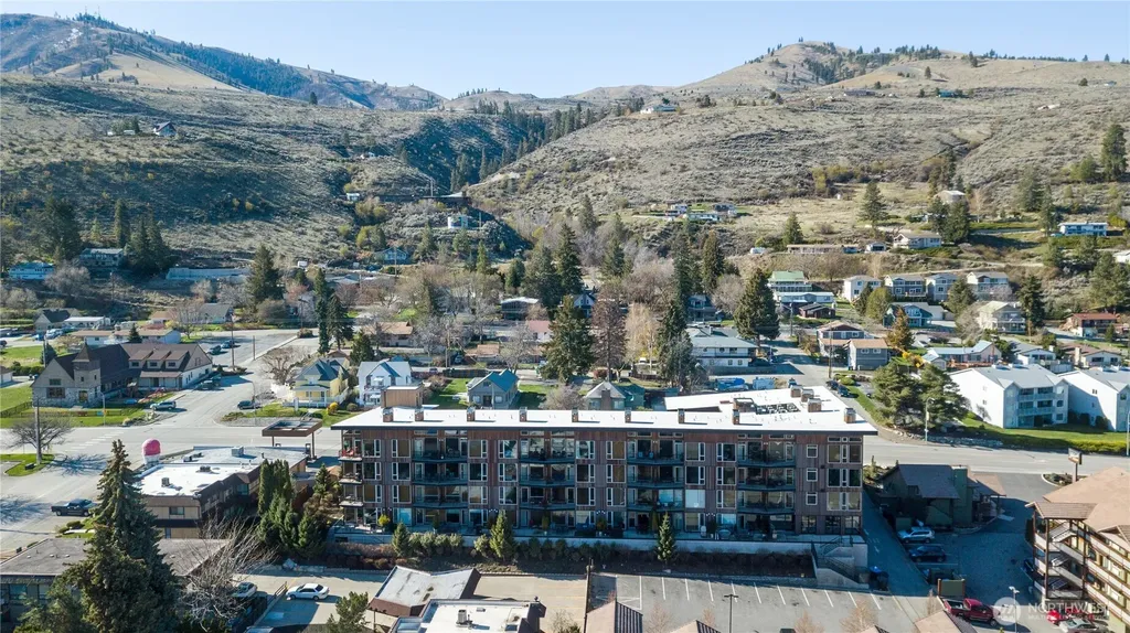 2220 W Woodin Avenue Chelan WA 98816