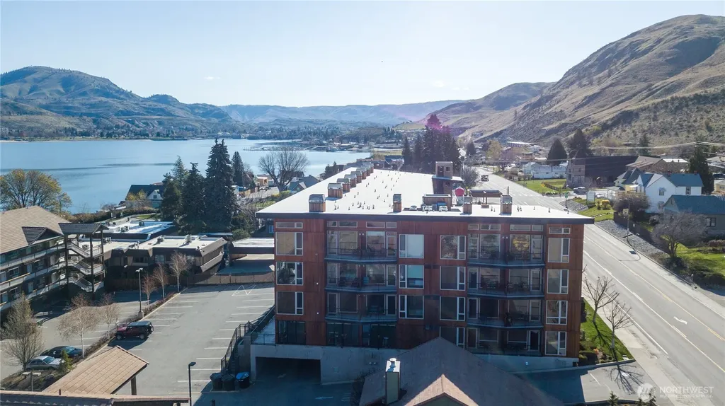 2220 W Woodin Avenue Chelan WA 98816