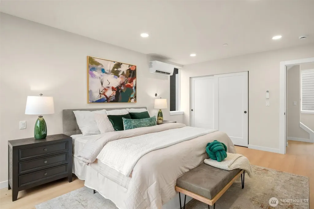 1125 10th Avenue E Seattle WA 98102