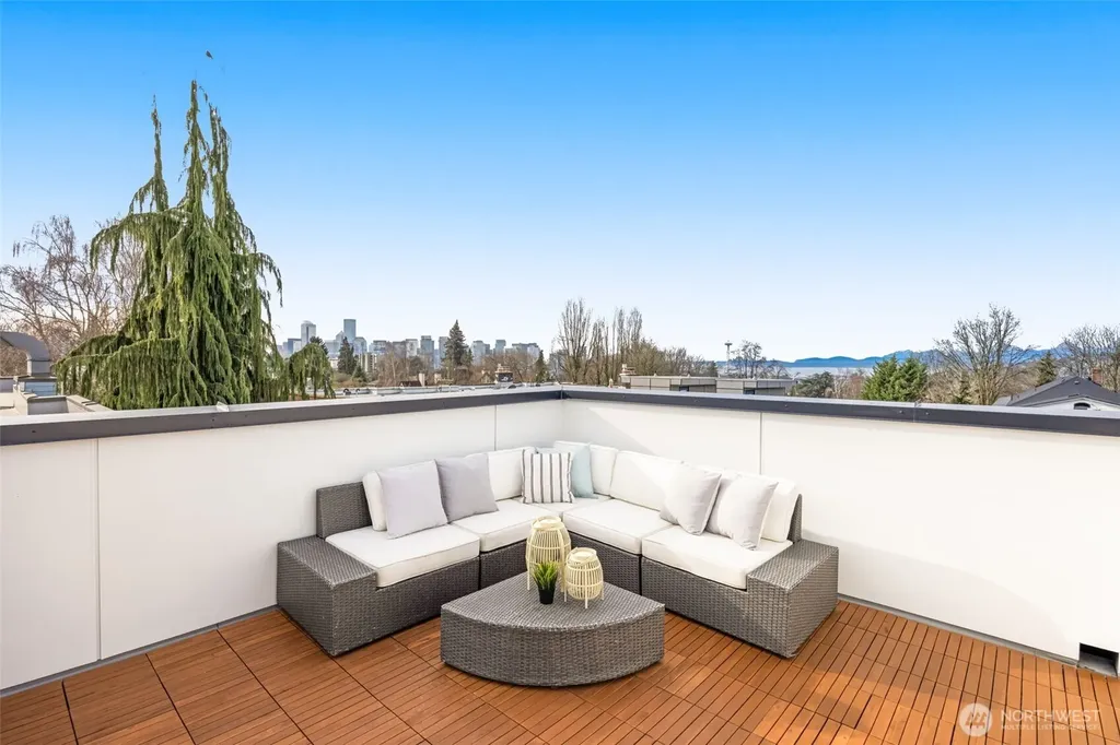 1125 10th Avenue E Seattle WA 98102