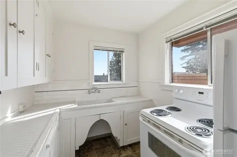 8008 Greenwood Avenue N Seattle WA 98103