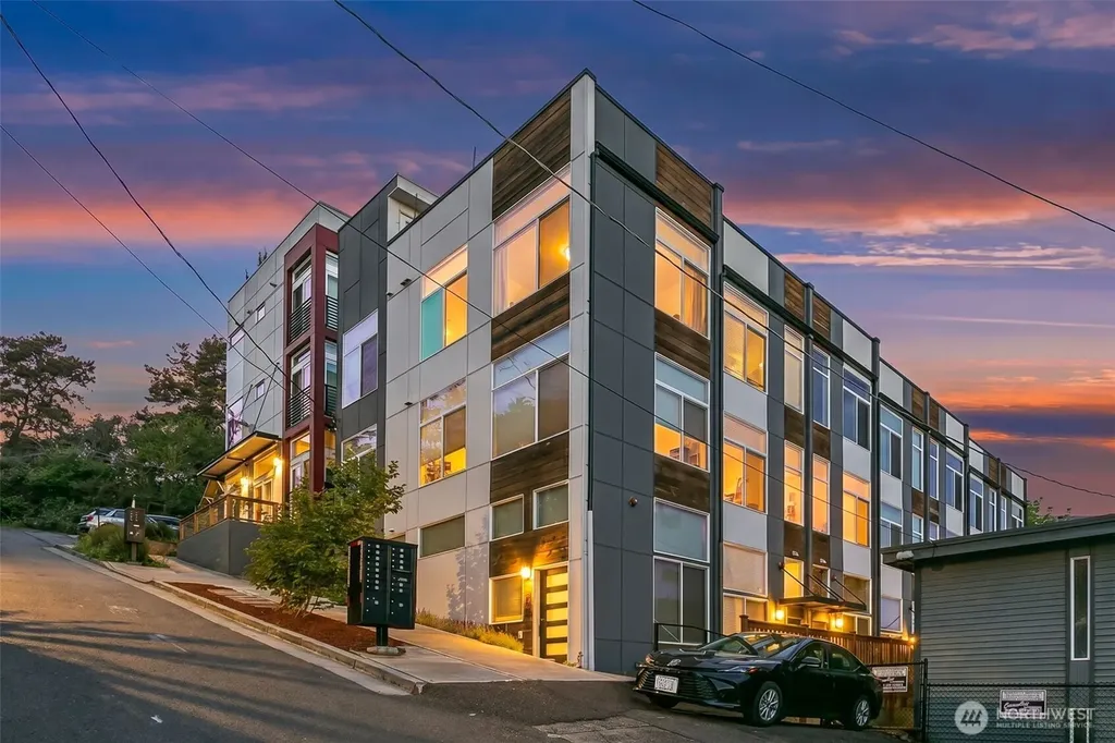 3026 SW Charlestown Street Seattle WA 98126
