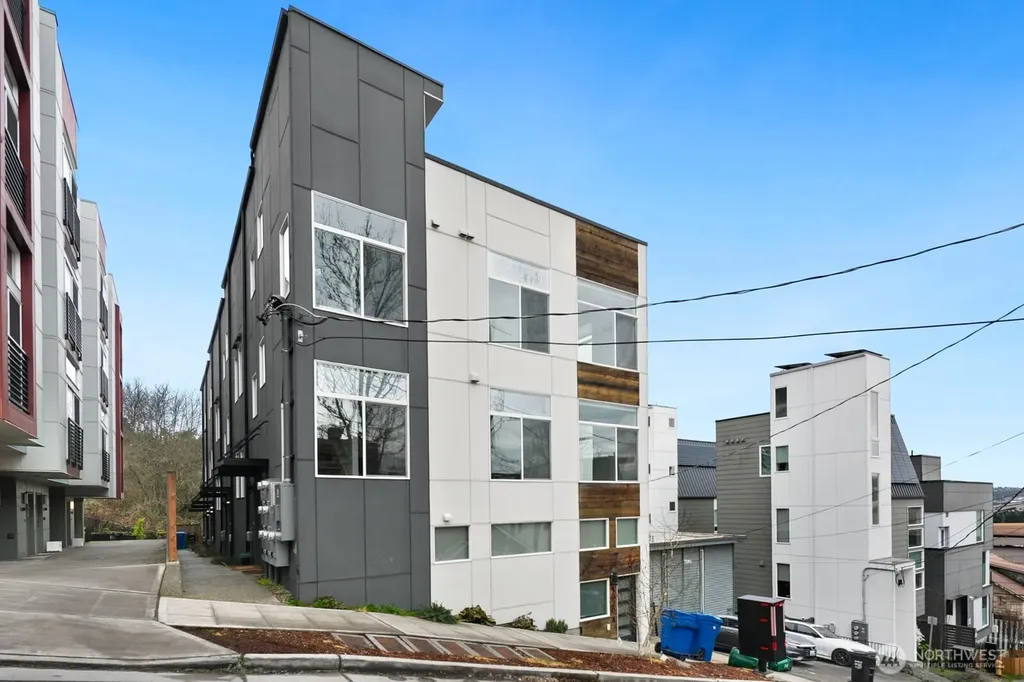 3026 SW Charlestown Street Seattle WA 98126