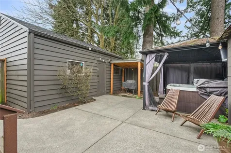 8053 16th Avenue NW Seattle WA 98117