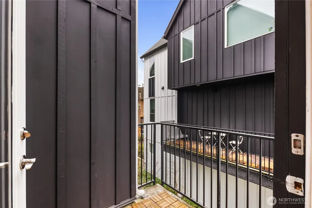 13335 Greenwood Avenue N Seattle WA 98133